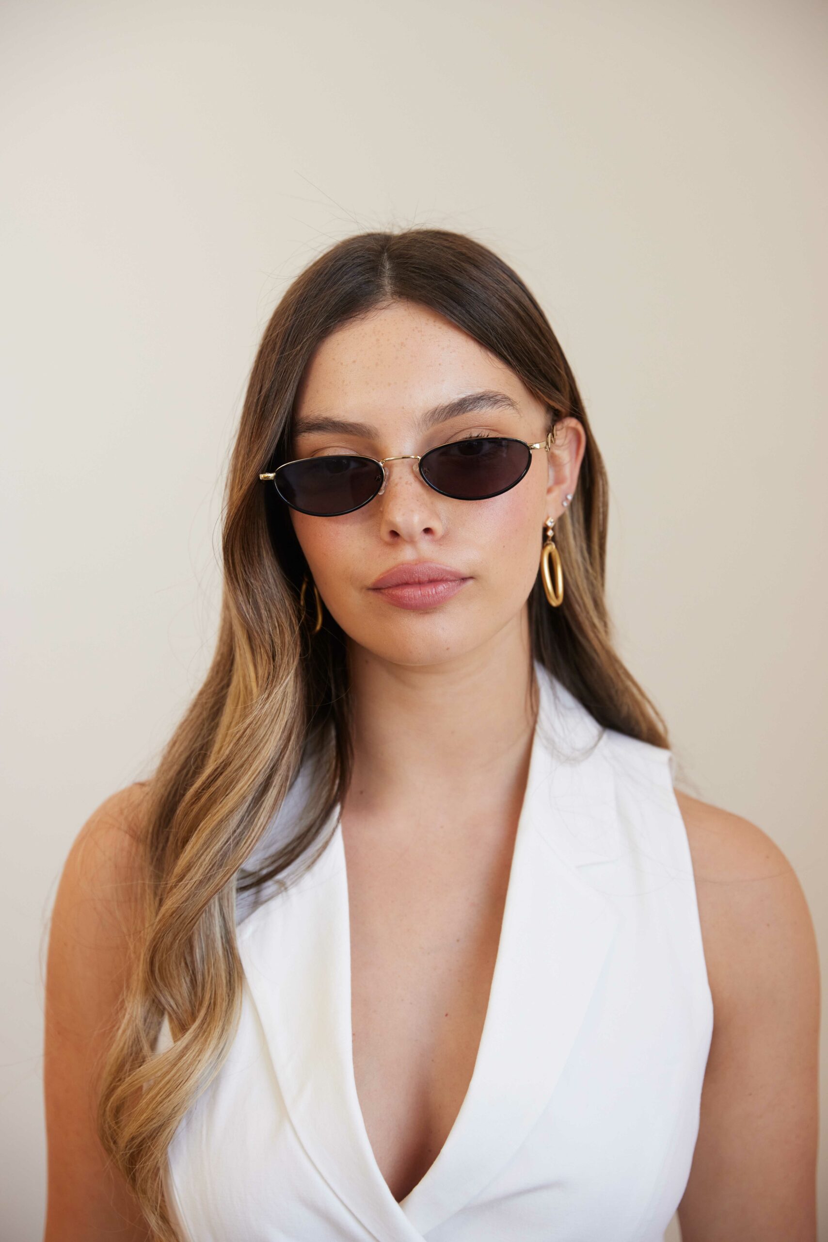 זהב עדשה שחורה Scaled 1.jpg