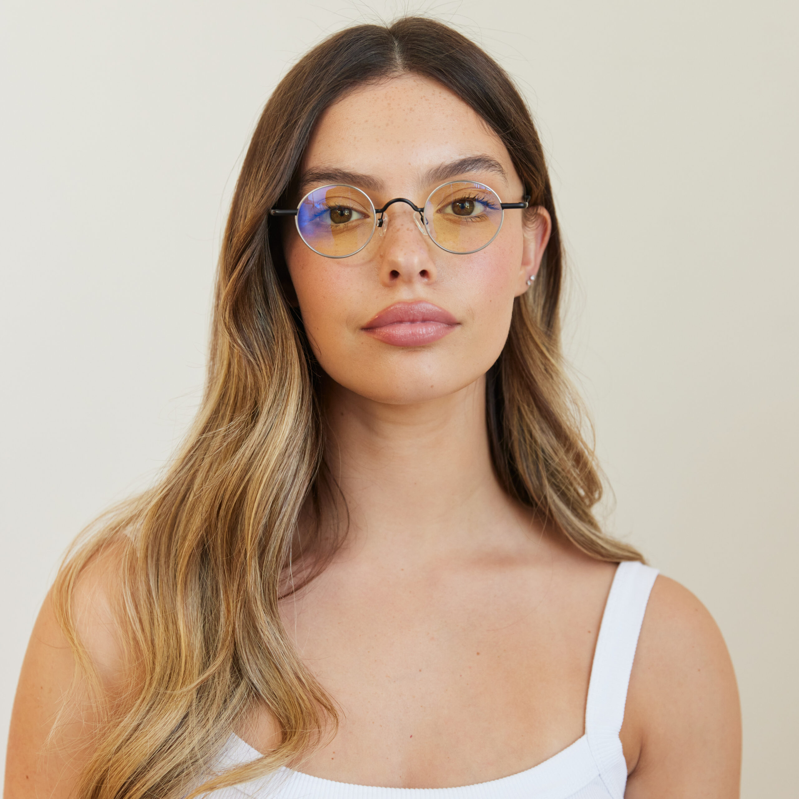 עגול כסף ושחור נשחם Scaled 1.jpg