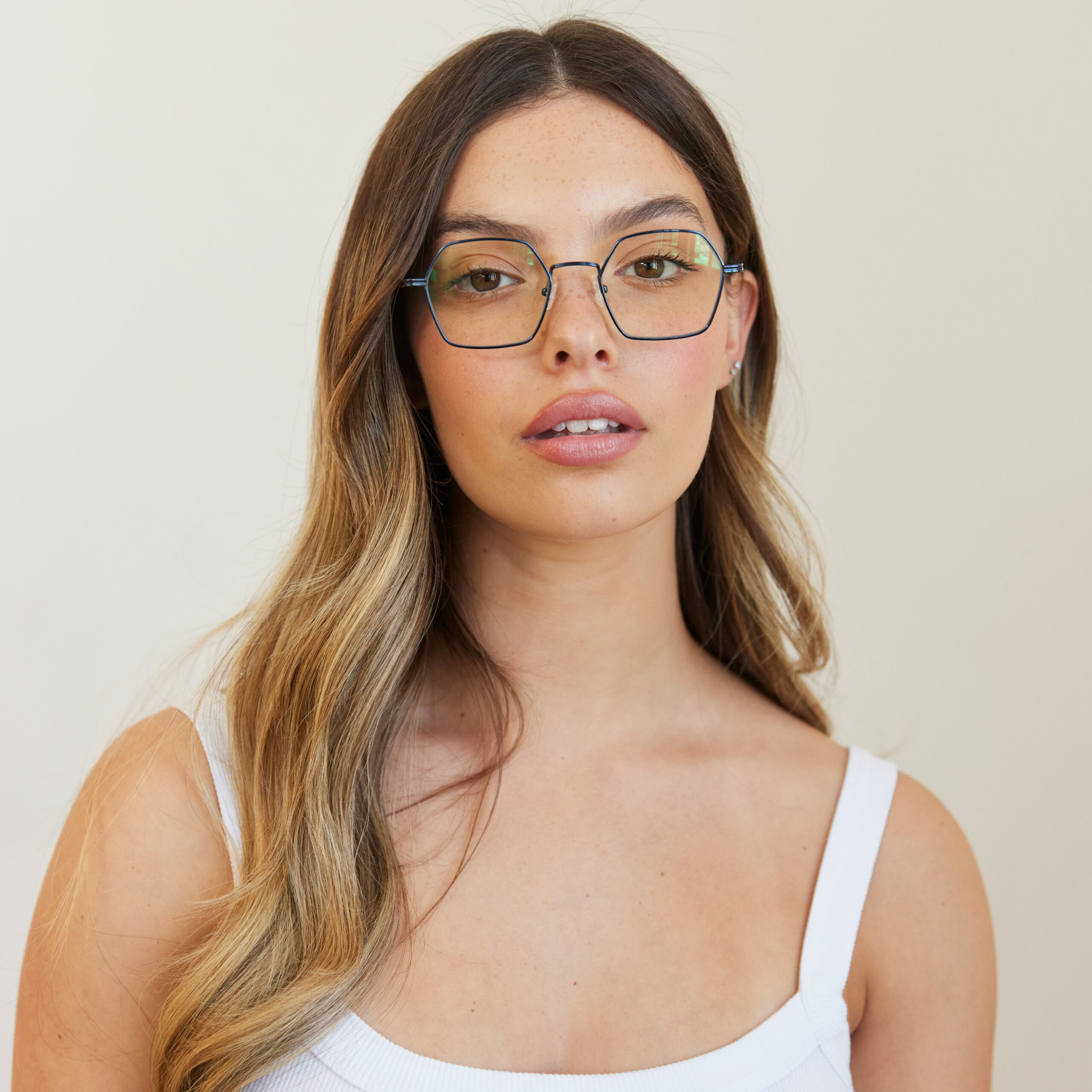 ריבוע כחול נשים Scaled 1.jpg